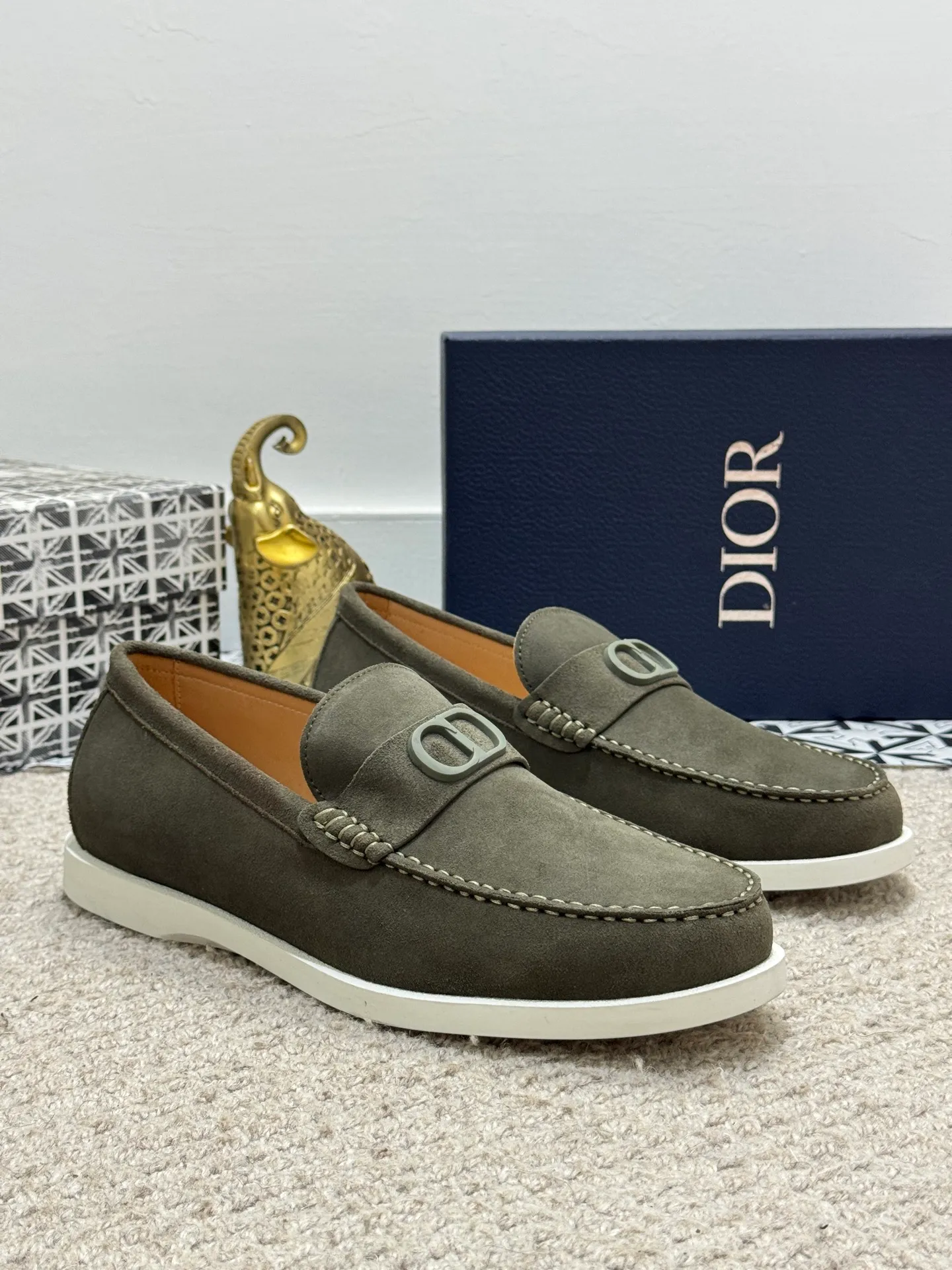 Men's men's shoes 💰480 [New style] 🍺🍺Dior men's casual shoes - a high version of the original one-to-one replica. It is a casual dress shoe. Crafted from luxuriously soft navy suede❤️‍🔥Cow leather lining💘Oblique printed panels on the upper. The lightweight white rubber sole adds sophistication, with an Oblique pattern engraved on the outsole and branding on the back. Size: 38-44 (45, 46 customized